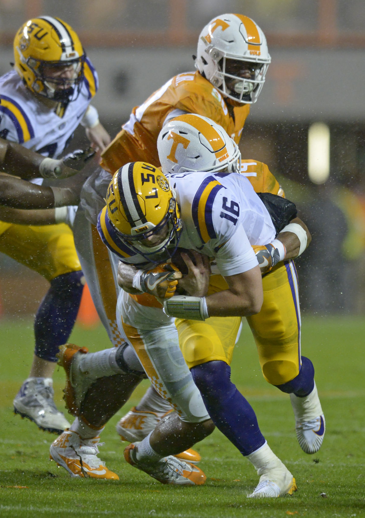 lsutenn.111917 HS 1234.JPG